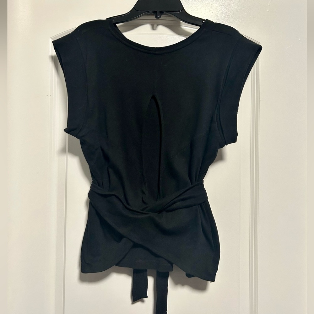 Vince Open The Back Barely Worn Small - image 4